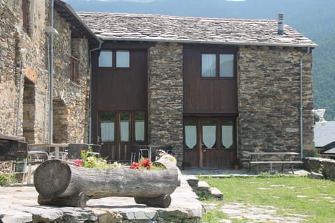 Property building, Day, Natural landscape, Garden
