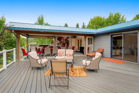 Lazy K on Peaceful Bay - Full Property House in Lakeside