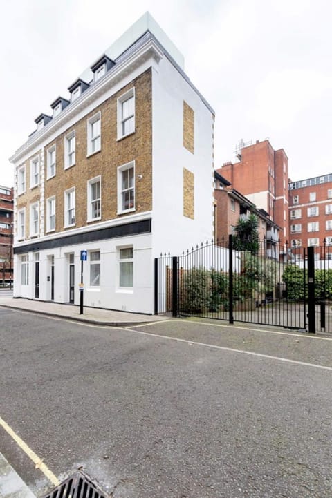 Property building, Day, Neighbourhood, Street view, Location