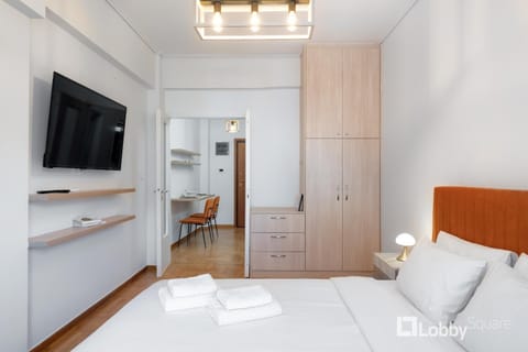 Bed, TV and multimedia, Photo of the whole room, Bedroom, wardrobe