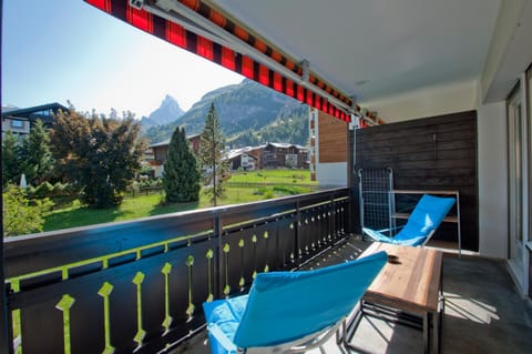 Balcony/Terrace, Mountain view