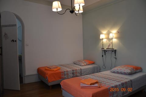 Billiard, Fishing, Golfcourse, Horse-riding, Nightclub / DJ, Ski School, Skiing, Canoeing, Hiking, Cycling, Garden view, Garden view, Continental breakfast, Italian breakfast, English/Irish breakfast, Lunch, Dinner, Non alcoholic drinks, young children, Family