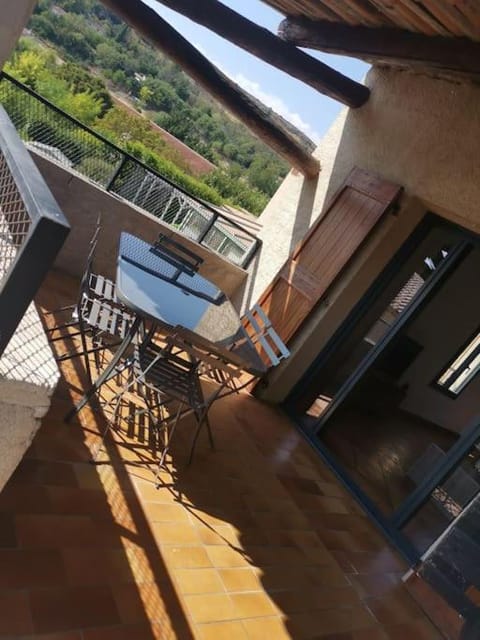 Haut de villa rénovée en 2023 Apartment in Provence-Alpes-Côte d'Azur