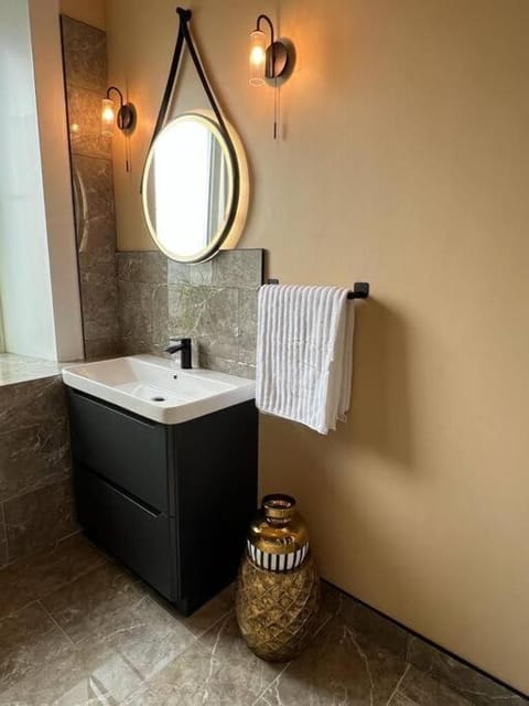 Luxury Victorian spacious flat Apartment in Glasgow