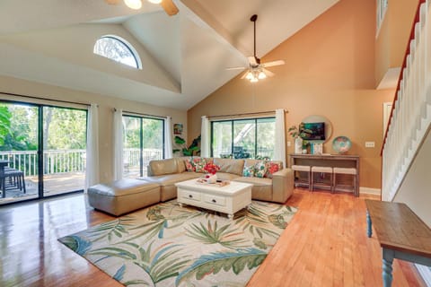 Private Saltwater Pool Stunning Seminole Stay! House in Florida