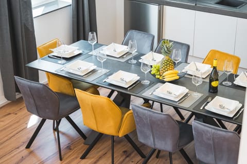 Living room, Seating area, Dining area