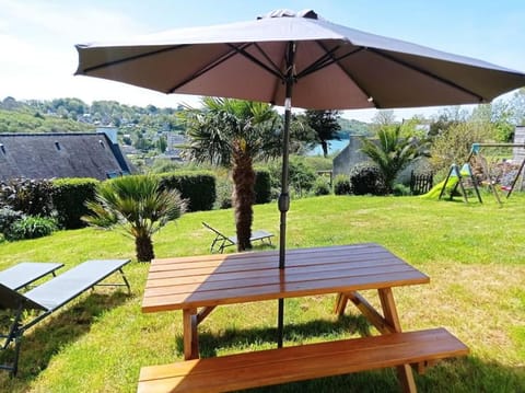 Spring, Garden, Dining area, Garden view, sunbed