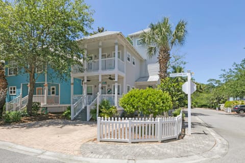 Pelican Paradise - Near Gulf Place 2 pools and dogs allowed with pet fee House in South Walton County