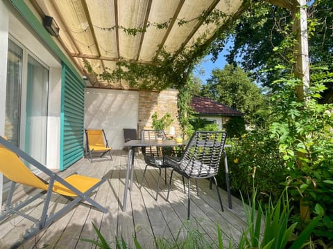 Patio, Garden, Balcony/Terrace, Garden view, furniture