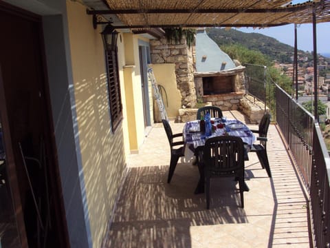 Balcony/Terrace, Dining area