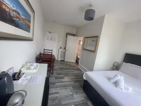 Capri Guest House Bed and Breakfast in Paignton