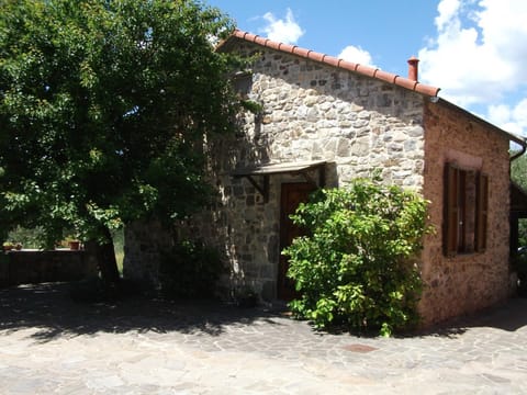 Agriturismo La Villa Farm Stay in Province of Massa and Carrara