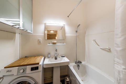 Bathroom, Bath, washing machine