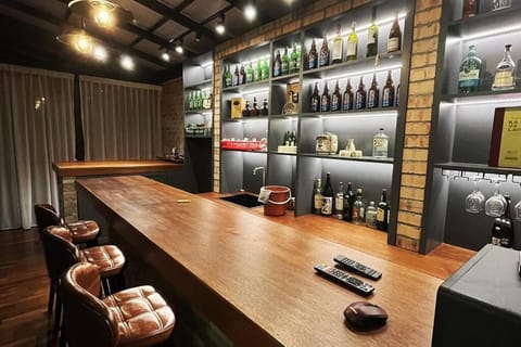 Lounge or bar, Lounge or bar
