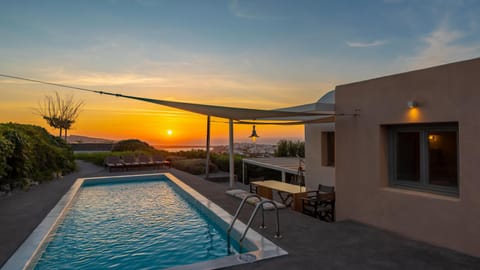 Balcony/Terrace, Swimming pool, Sunset