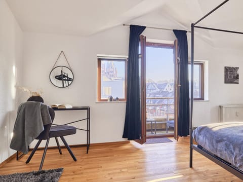 Bed, View (from property/room), View (from property/room), Photo of the whole room, Seating area, Bedroom, City view, City view, Landmark view, Landmark view, heating, internet