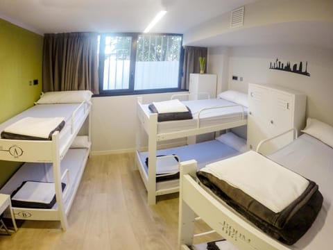 Day, Photo of the whole room