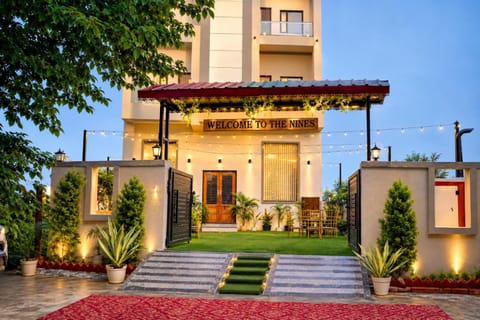 Property building, Spring, Day, Garden, Garden view