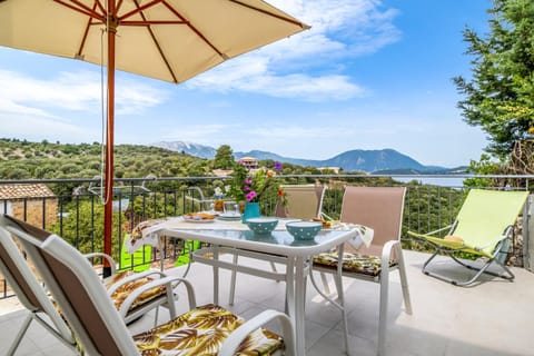 Property building, Balcony/Terrace, Living room