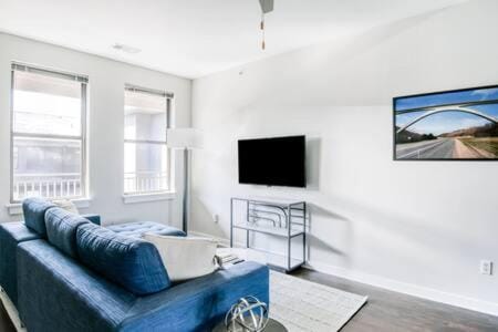 CozySuites Music Row Modern 1BR w/free parking! 32 Apartment in Music Row