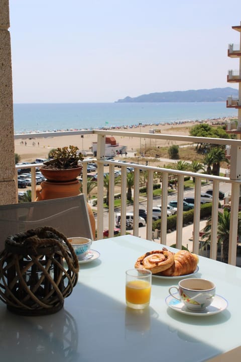 Patio, Natural landscape, View (from property/room), Balcony/Terrace, Beach, Sea view, Breakfast
