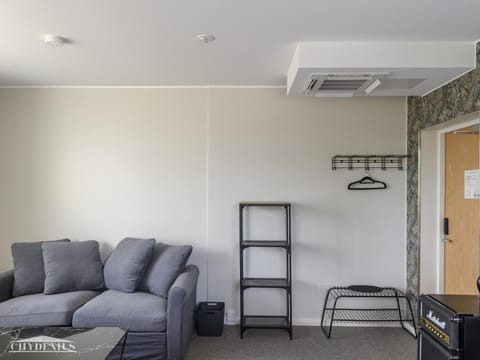 Seating area, air conditioner