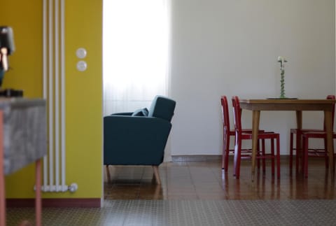 Living room, Seating area, Dining area