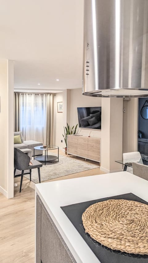 TV and multimedia, Kitchen or kitchenette, Living room