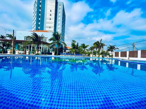 Property building, Swimming pool, Swimming pool