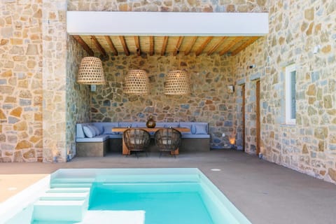 Balcony/Terrace, Seating area, Pool view, Swimming pool, Swimming pool