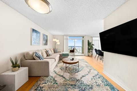 Communal lounge/ TV room, TV and multimedia, Living room, Seating area, Evening entertainment