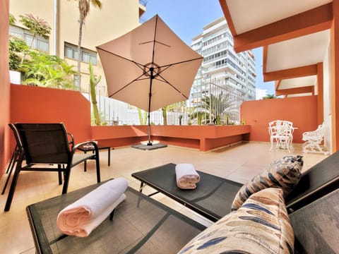View (from property/room), Balcony/Terrace, Dining area, sunbed