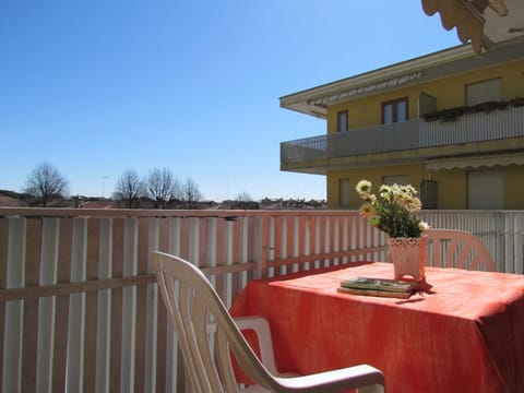 Balcony/Terrace, furniture