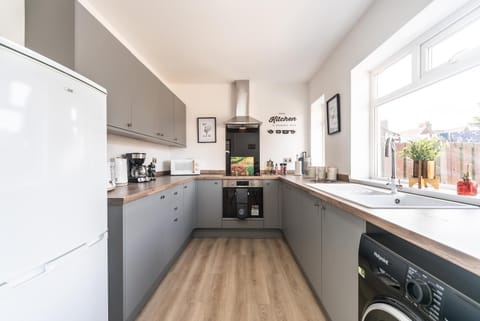 Coffee/tea facilities, Kitchen or kitchenette, minibar, pet friendly, toaster, washing machine