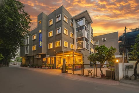 Property building, Facade/entrance