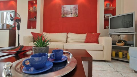 Communal lounge/ TV room, TV and multimedia, Coffee/tea facilities, Living room, Seating area, Evening entertainment