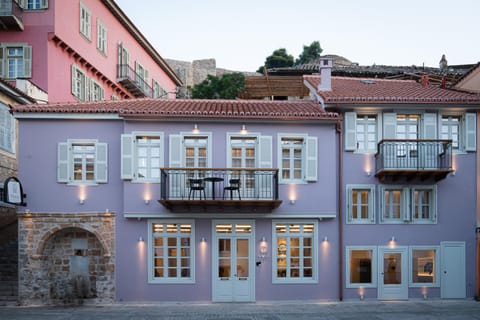 Property building, Day