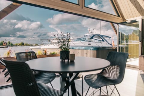View (from property/room), Balcony/Terrace, Seating area, Dining area