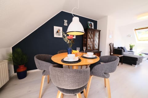Living room, Dining area, Food