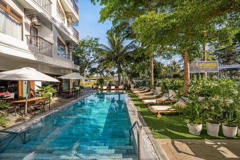 Property building, Pool view, Swimming pool, sunbed