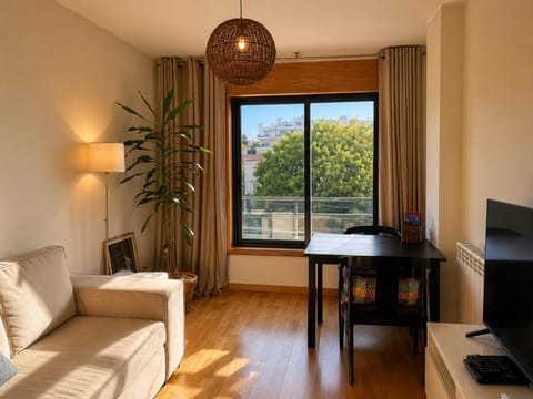 TV and multimedia, View (from property/room), Living room, Seating area, Dining area, Animals, pet friendly