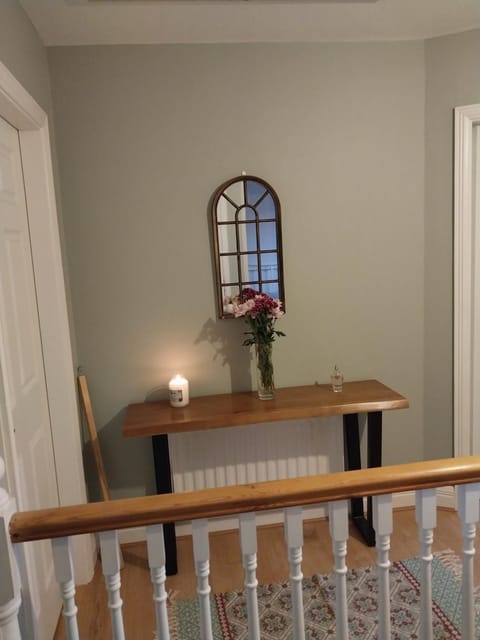 1 Cartrun Breac N39D7H6 Opposite Longford Rugby Club - See the Yellow Door Bed and Breakfast in Longford