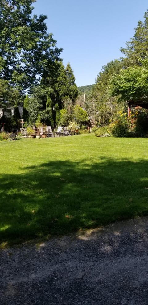 Eastgate Inn B&B Bed and Breakfast in Lenox