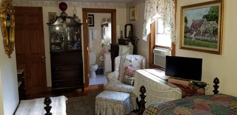 Eastgate Inn B&B Bed and Breakfast in Lenox