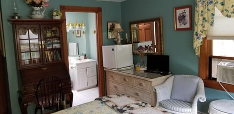 Eastgate Inn B&B Bed and Breakfast in Lenox