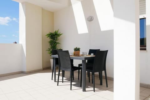 Balcony/Terrace, Dining area