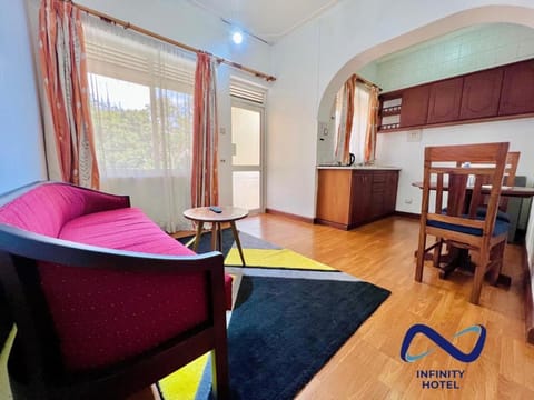 Kitchen or kitchenette, Seating area, Dining area, hair dresser