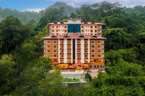 Property building, Nearby landmark, Spring, Day, Natural landscape, Mountain view