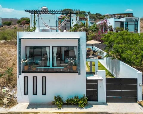 Casa Tres Iguanas, La Punta House in Brisas de Zicatela