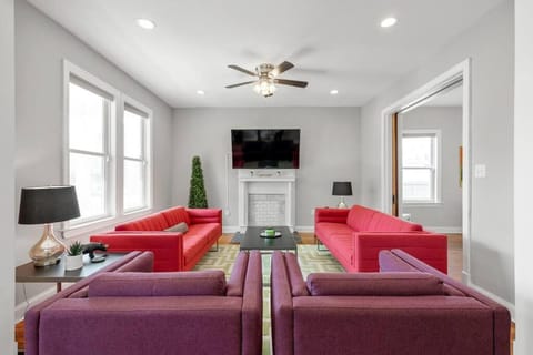 Communal lounge/ TV room, TV and multimedia, Living room, Seating area, Evening entertainment, fireplace